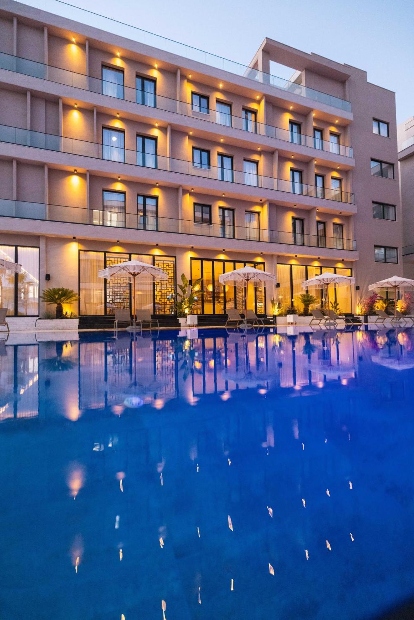 Tris3 Hotel Радима Экстерьер фото