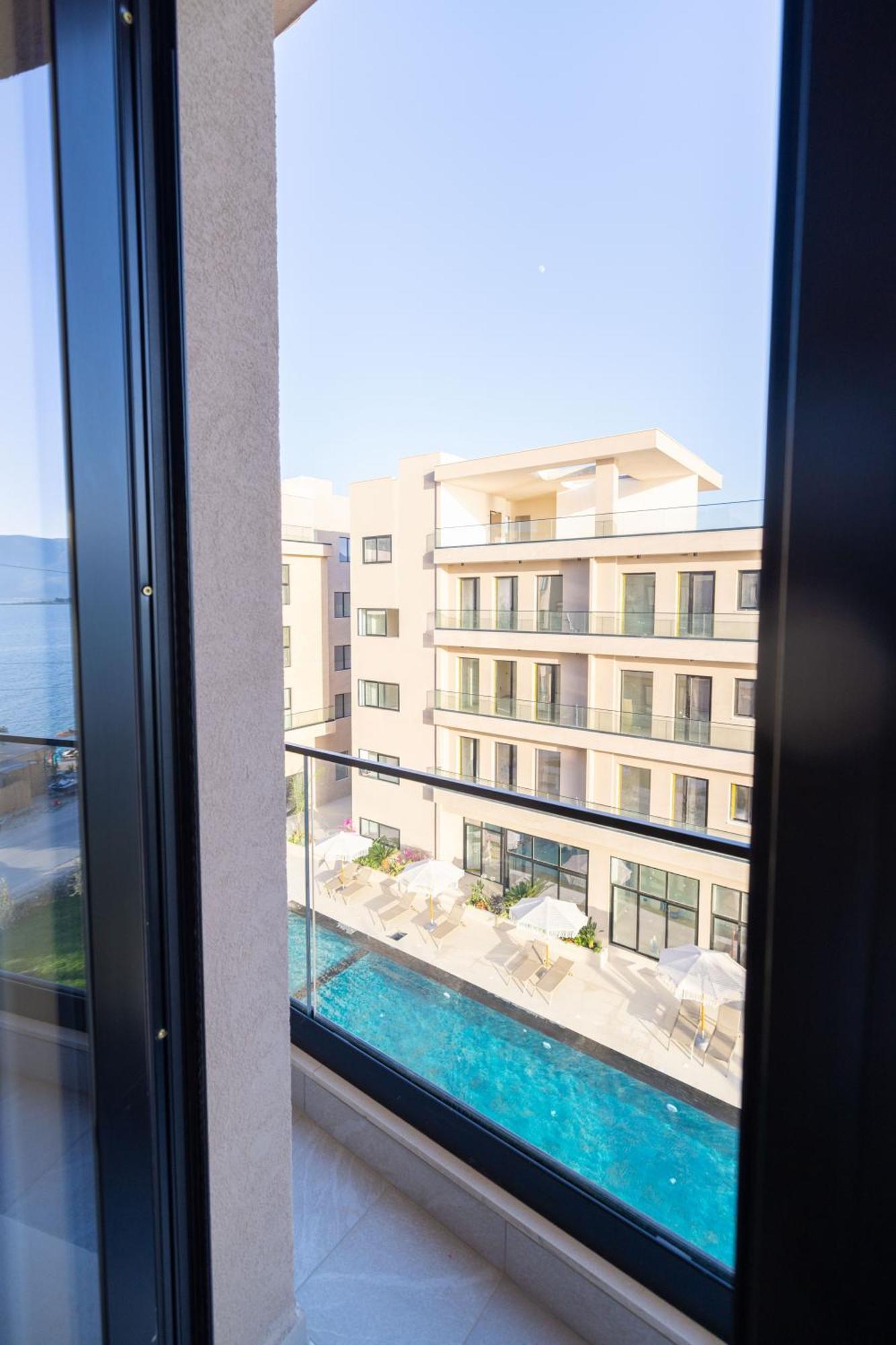 Tris3 Hotel Радима Экстерьер фото